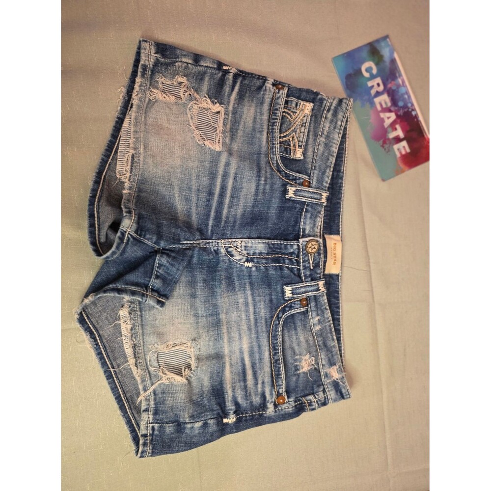 Big Star Distressed Medium Blue Denim  Shorts Size 29
